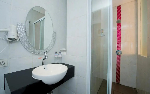 J hotel