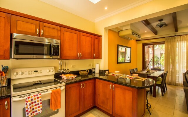 Macaws Ocean Club #8 - 2 Br Condo