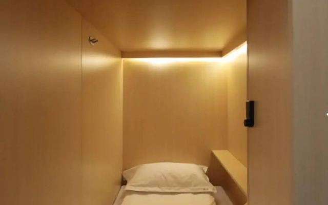 WEFLOW Hostel