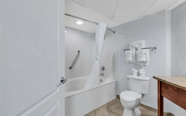 Carolinian Resort 2032