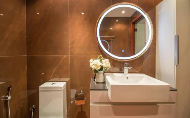 Luxurious 2BR - Fully Upgraded - High-end facilities