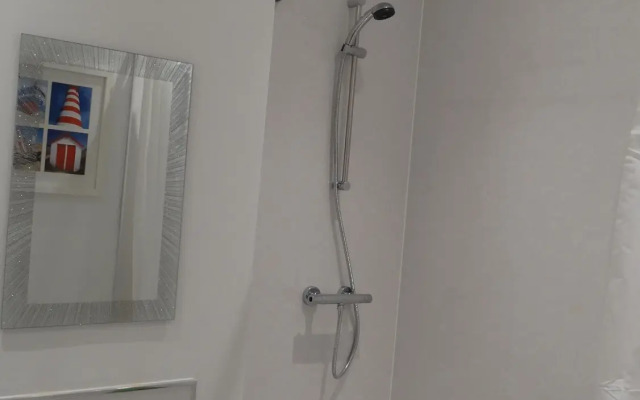 Portum -John St Apartment