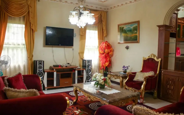 Villa Kota Bunga Allamanda
