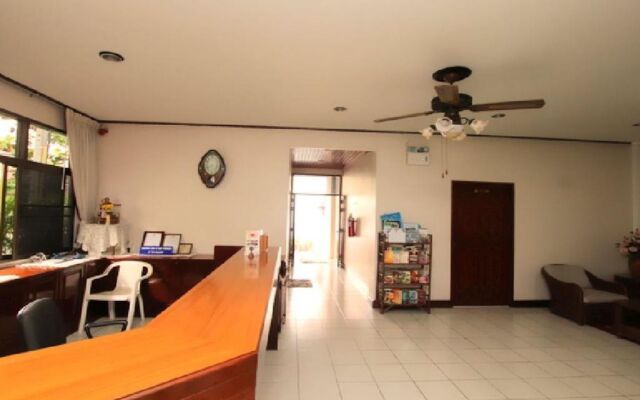 Baan Busarin Hotel