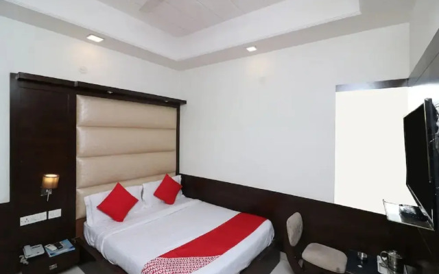 Pathway KDSON at Airport