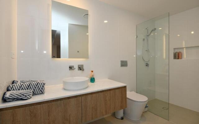 X Kirra Apartments
