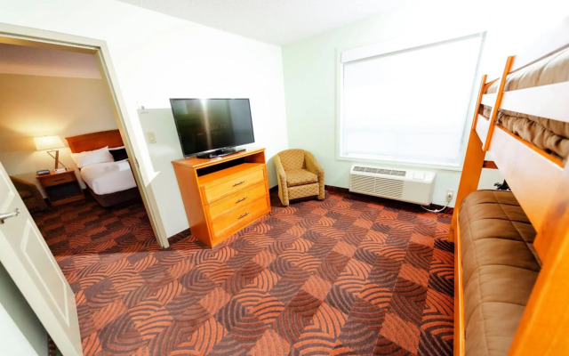 Service Plus Inns and Suites Calgary