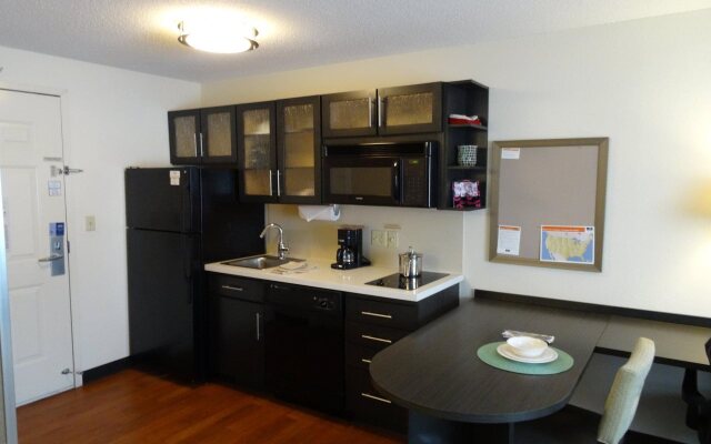 Candlewood Suites Wichita Airport by IHG