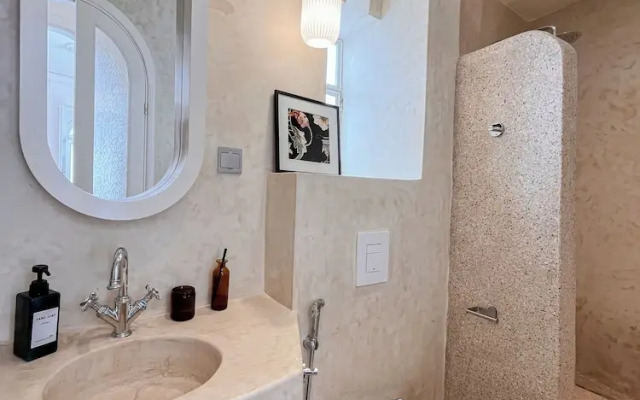 Absinthe Guest House