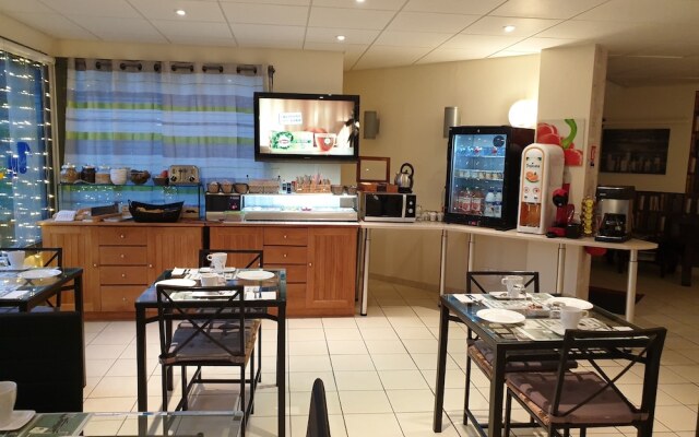 FASTHOTEL LE RALE DES GENETS - Un hôtel FH COLLECTION