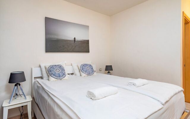 Ground Floor Terrace Apartment in Alamar Ref 31