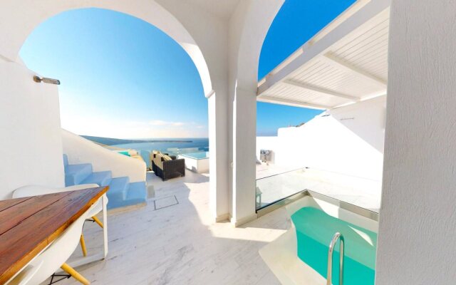 Hyperion Oia Suites
