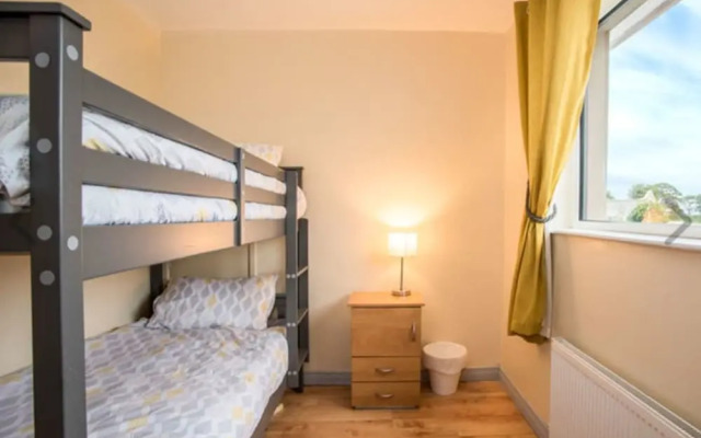 3-bed House in Clonmany With Panoramic Hillside Se