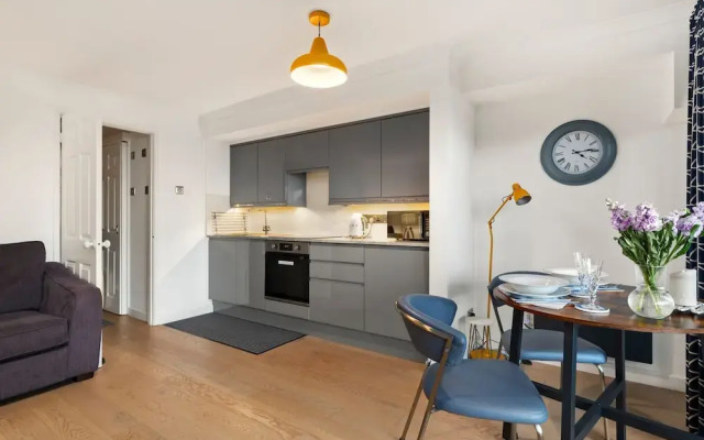 2 Beach Court - Direct Beach Access Sea Views