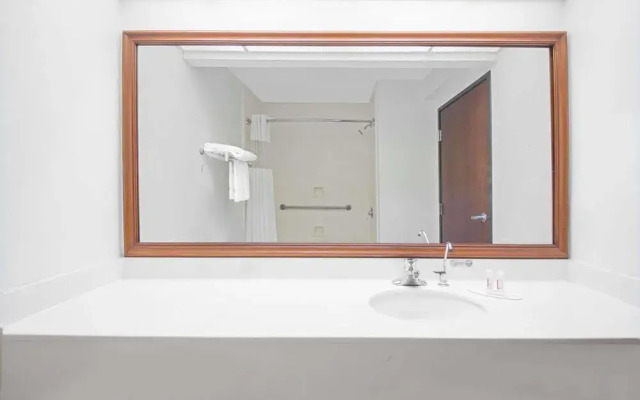 Baymont by Wyndham Boston Heights/Hudson