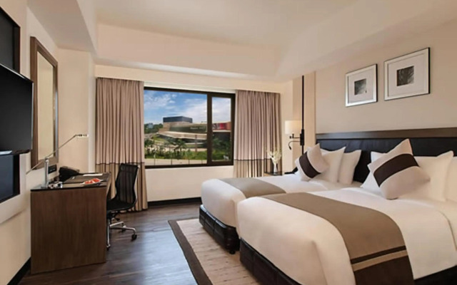 Seda Abreeza - Newly Renovated