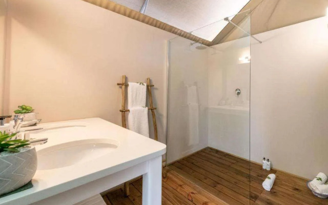 Ndhula Luxury Tented Lodge