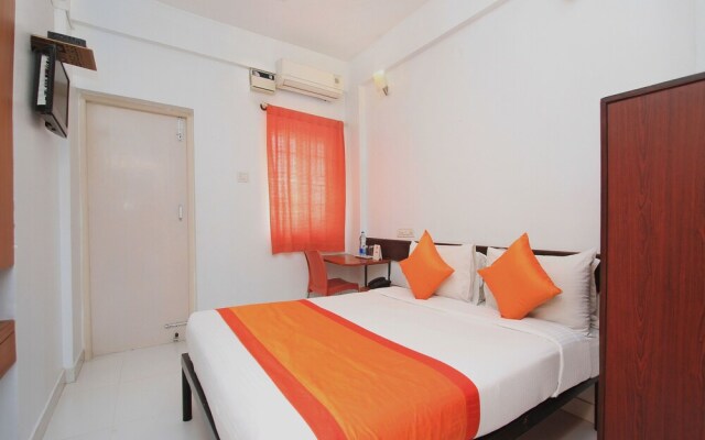 OYO 1356 Hotel Gokulam Compact