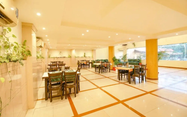 FabHotel Neena Palace