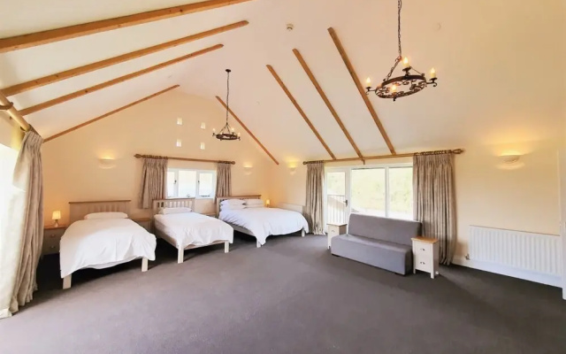 The Victorian Barn self catering holidays with pool & hot tubs