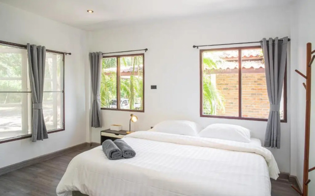 J2B Beach Bungalows