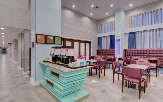 Hampton Inn & Suites Boston/Stoughton