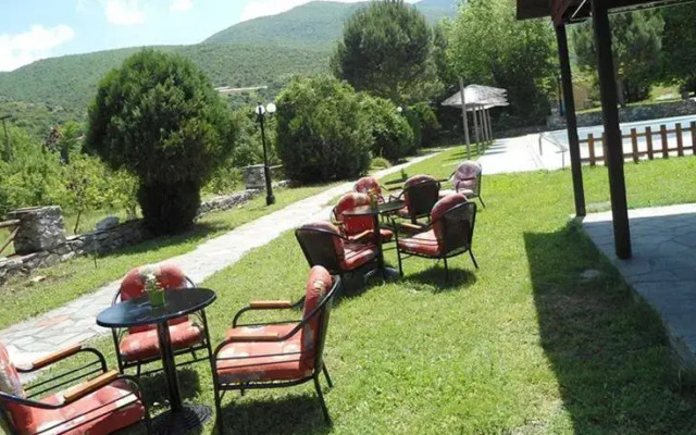 Iniohos Guesthouse