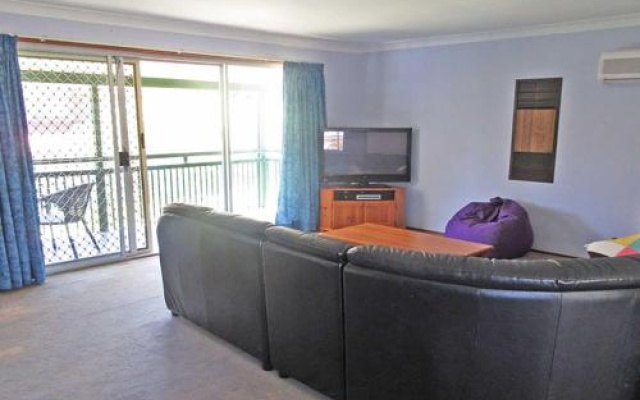 Catalina', 7 Catalina Close - Air Conditioned Large Home With Boat Parking – Guest Rooms – Nelson Bay