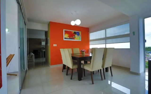 Spacious Condo with Gym & Pool Cancun