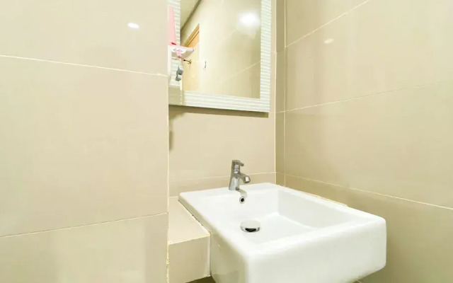 Simple And Spacious Studio Apartment At B Residence