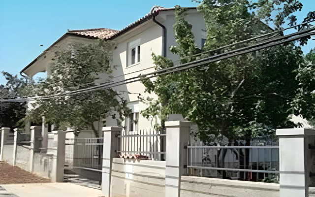 Apartments Ema