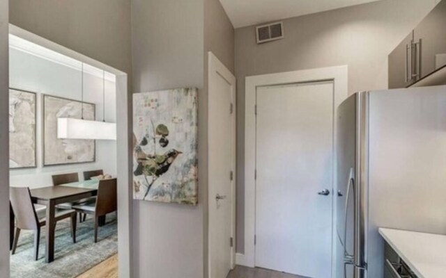 A Fabulous Washington DC 2BR 2 5BA Victorian Row Bi-Level Apartment 4 Guests