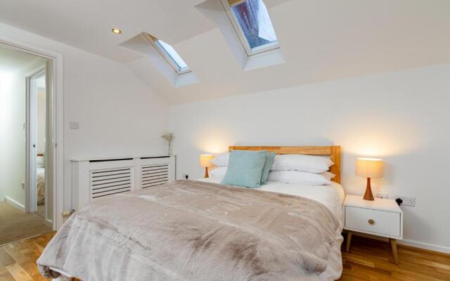 The Coach House, centrally located detached Coach House