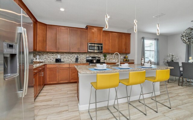 5421 Solterra Circle