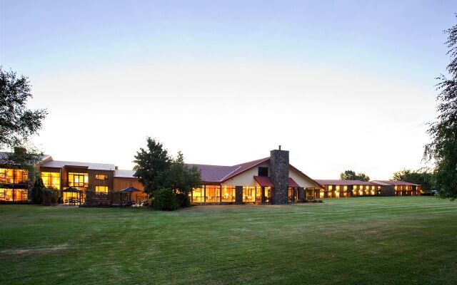 Distinction Mackenzie Country Hotel