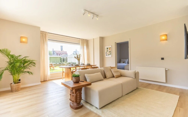 Renovated Apartment With Garden and Parking