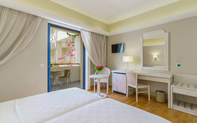 Pearl Beach Hotel