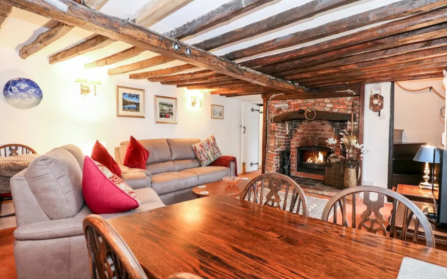 Hollyhedge Cottage