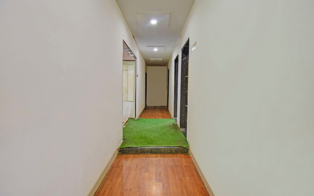 FabHotel Classic Square I