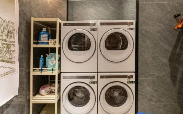 Rezen Hotel Burqin