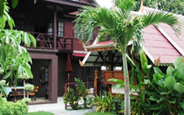 Baan Suan Guest House