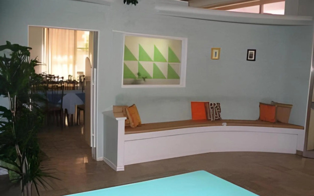Hotel Holiday