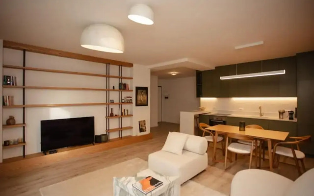 The Luxury Garden Apartment