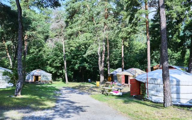 Yourtes Camping Le Reclus