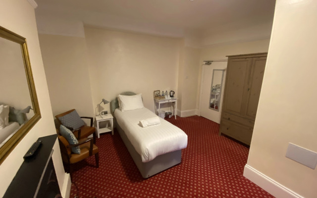 Alexandra Hotel