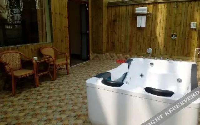Yatai Hot Spring Resort
