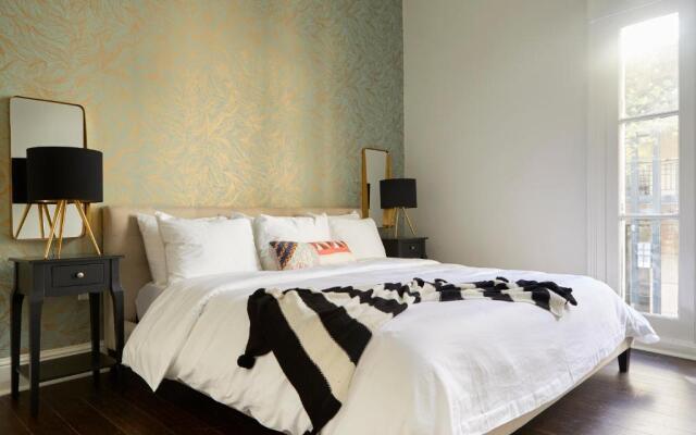 St. Charles Elegant Suites by Sonder