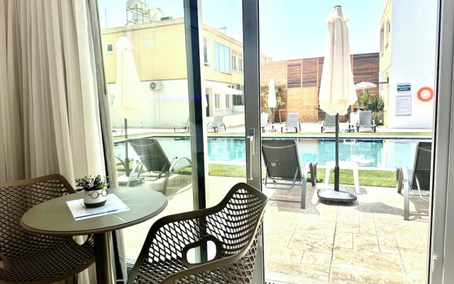 Sun Plaza Suites - Adults Only
