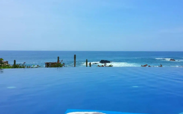 Huge Family Suite Cabo San Lucas