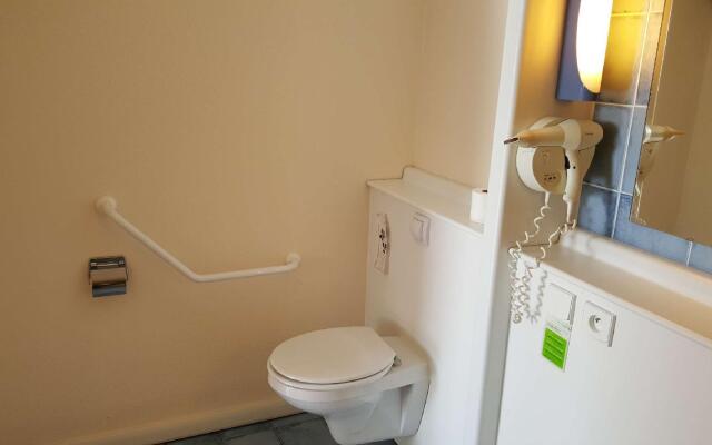 Le 2 by HOTEL AKENA LA FERTE BERNARD